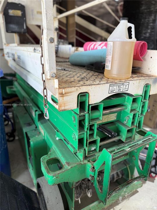 For Sale: $1,899,000 (20.25 acres)