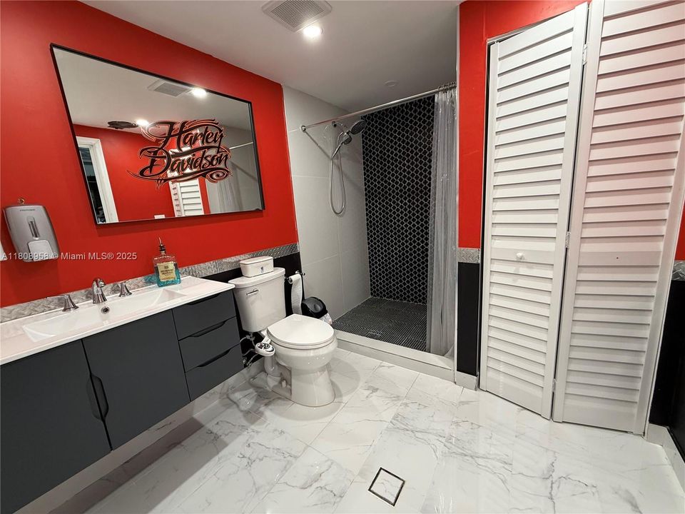 For Sale: $1,899,000 (20.25 acres)