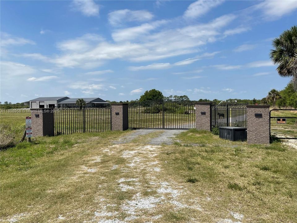 For Sale: $1,899,000 (20.25 acres)