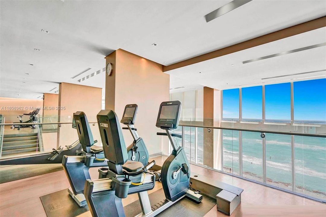 待售: $624,900 (1 贝兹, 1 浴室, 811 平方英尺)