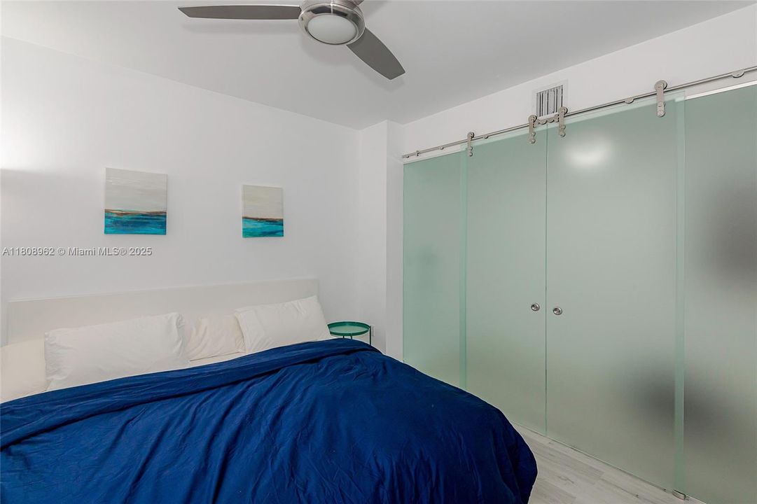 待售: $624,900 (1 贝兹, 1 浴室, 811 平方英尺)