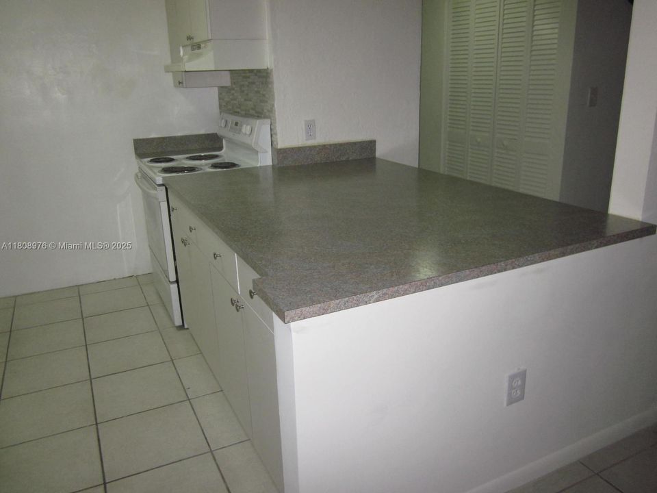 Недавно арендовано: $2,350 (2 спален, 2 ванн, 955 Квадратных фут)