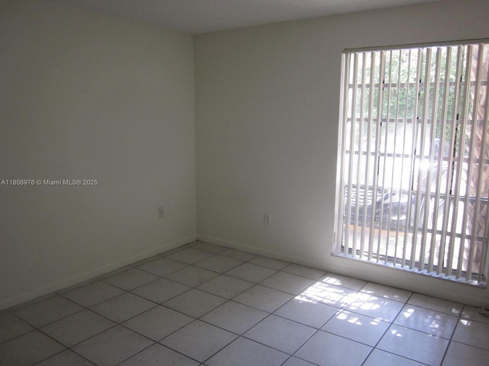 Недавно арендовано: $2,350 (2 спален, 2 ванн, 955 Квадратных фут)