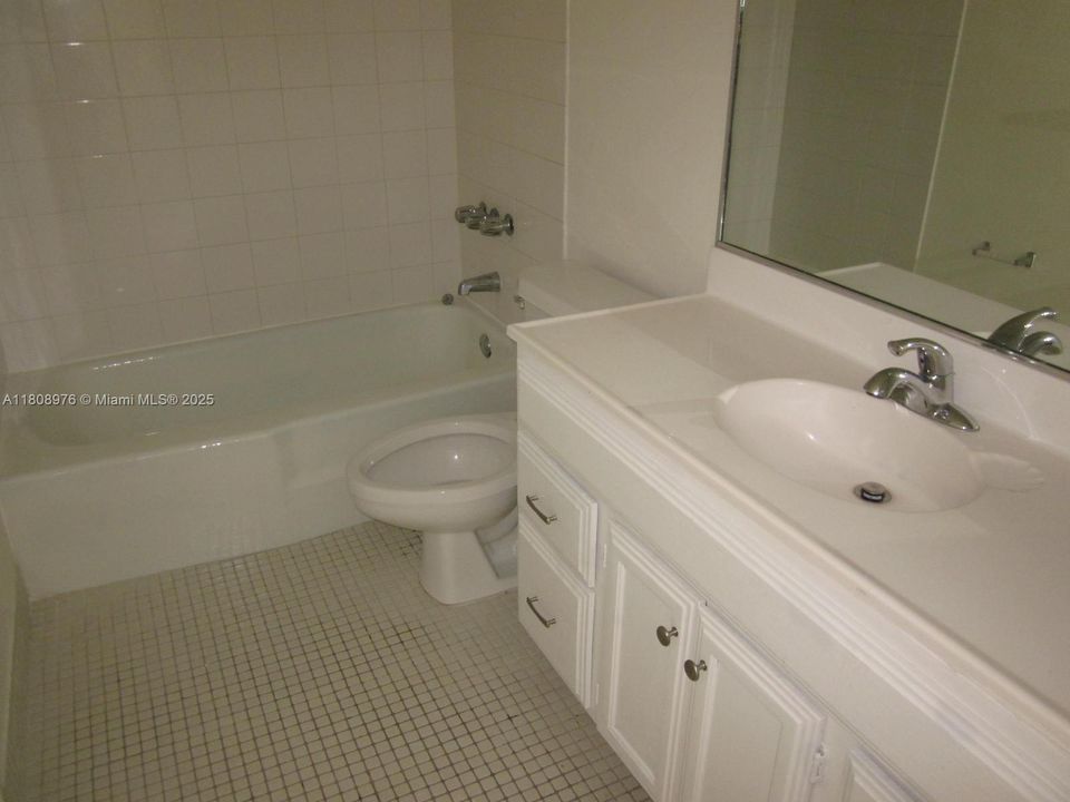 Недавно арендовано: $2,350 (2 спален, 2 ванн, 955 Квадратных фут)