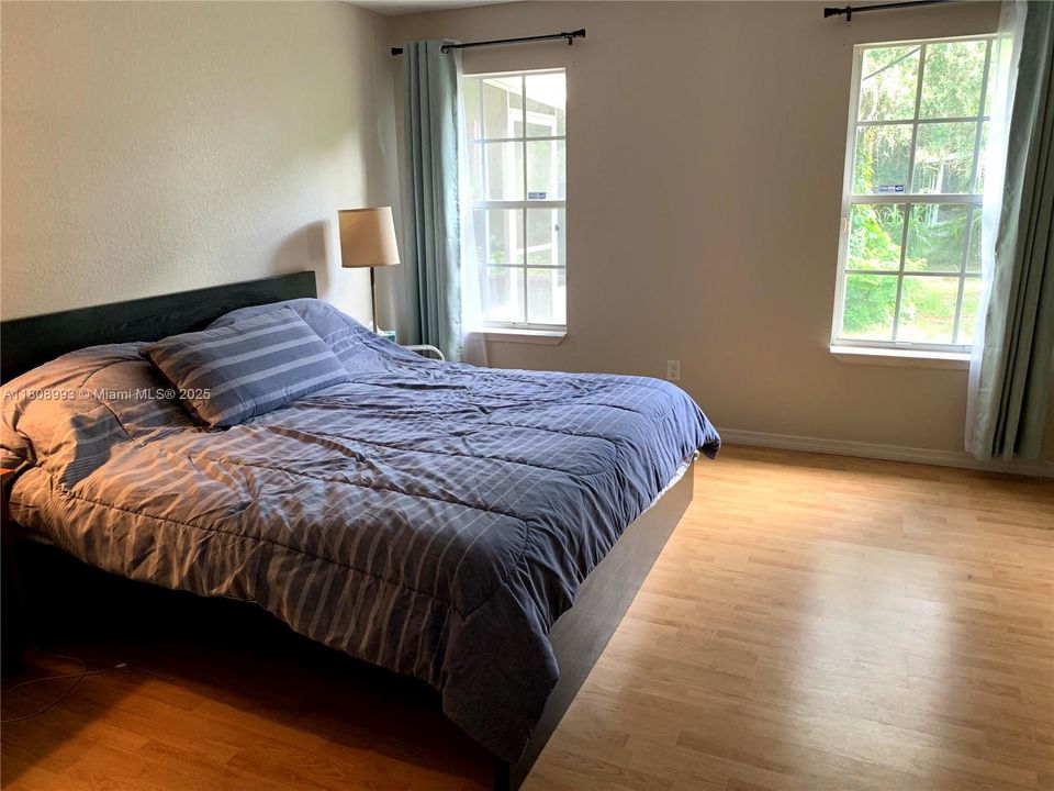 待售: $300,000 (3 贝兹, 2 浴室, 1472 平方英尺)