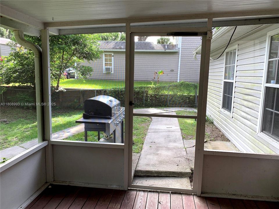 待售: $300,000 (3 贝兹, 2 浴室, 1472 平方英尺)