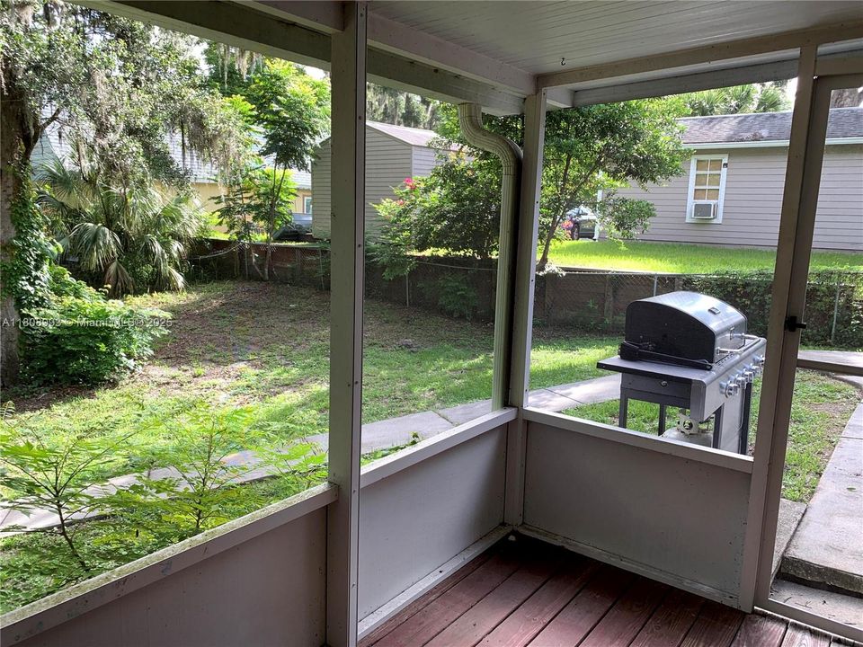 待售: $300,000 (3 贝兹, 2 浴室, 1472 平方英尺)