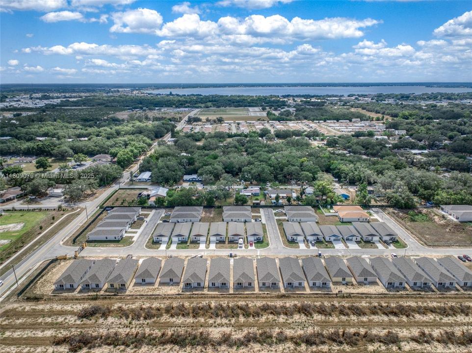 Vendido Recientemente: $219,000 (3 camas, 2 baños, 1330 Pies cuadrados)