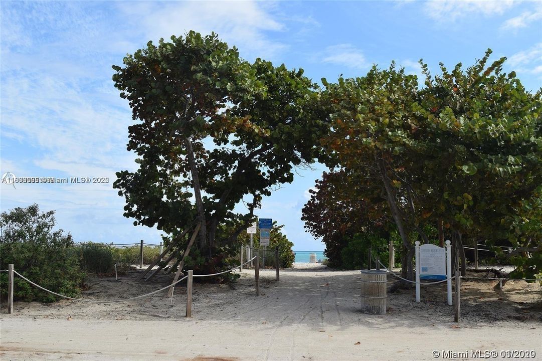 合同活跃: $460,000 (1 贝兹, 1 浴室, 905 平方英尺)