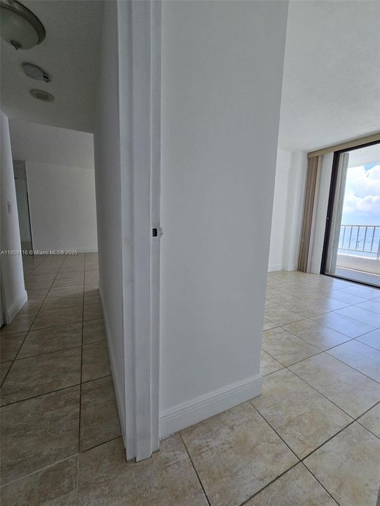 Recently Sold: $589,900 (2 beds, 2 baths, 967 Square Feet)