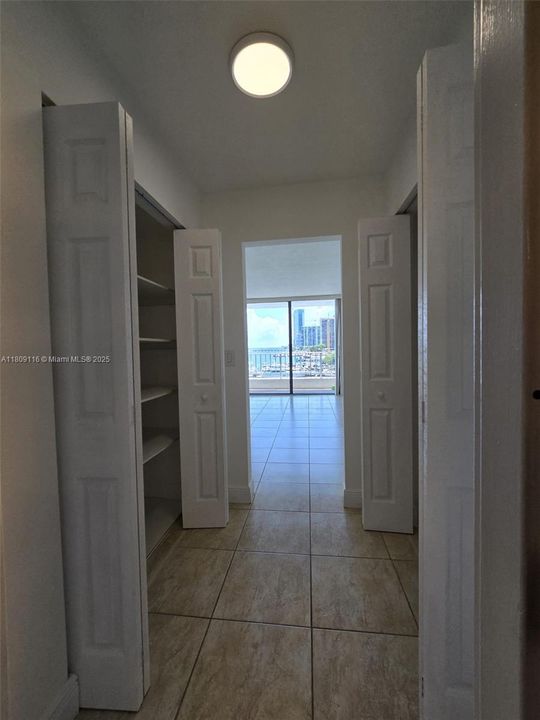 Recently Sold: $589,900 (2 beds, 2 baths, 967 Square Feet)