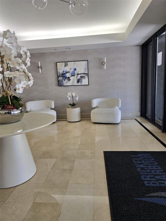 Recently Sold: $589,900 (2 beds, 2 baths, 967 Square Feet)