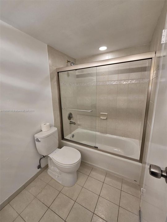 Recently Sold: $589,900 (2 beds, 2 baths, 967 Square Feet)