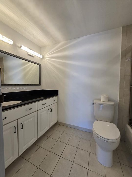 Recently Sold: $589,900 (2 beds, 2 baths, 967 Square Feet)