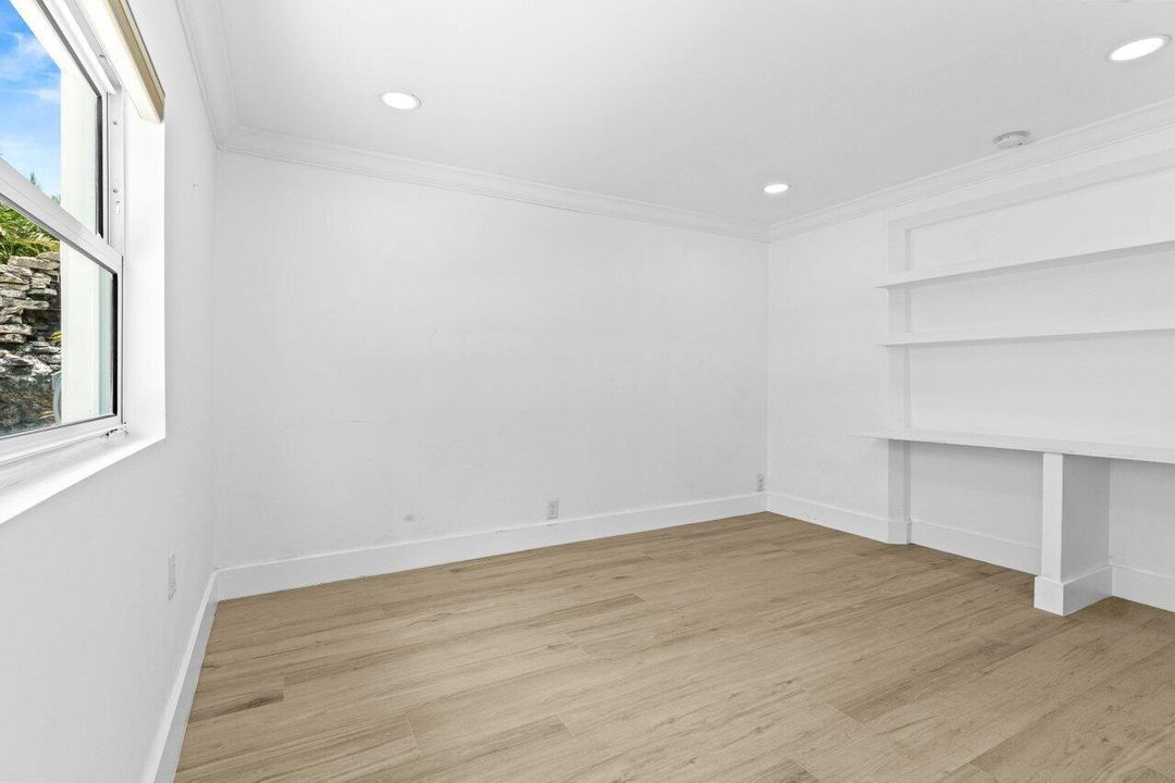 Guest Room 3/Office