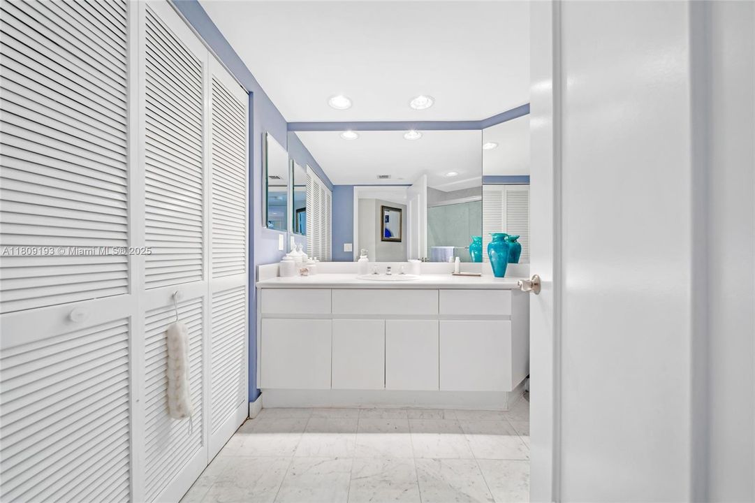 For Sale: $1,850,000 (2 beds, 2 baths, 2020 Square Feet)