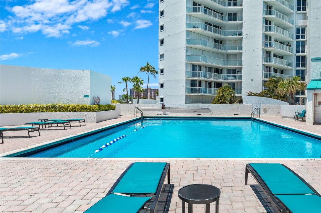 For Sale: $1,850,000 (2 beds, 2 baths, 2020 Square Feet)