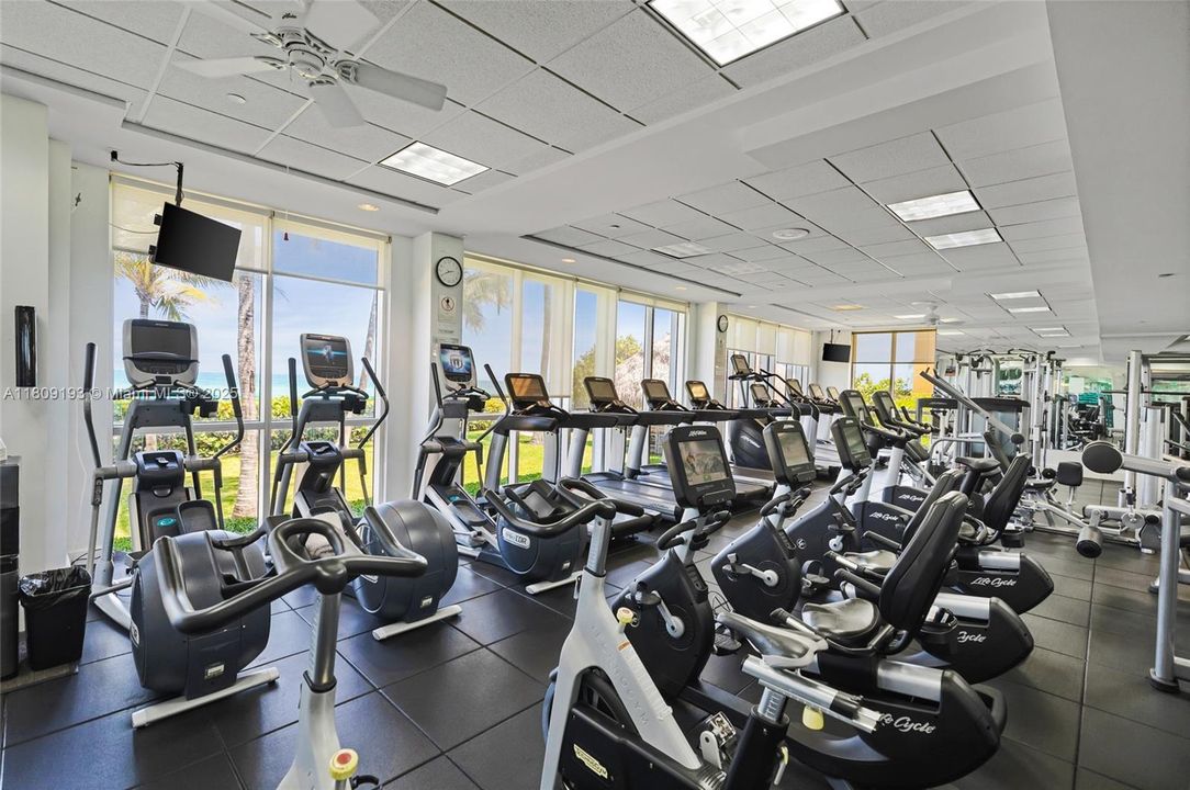 For Sale: $1,850,000 (2 beds, 2 baths, 2020 Square Feet)