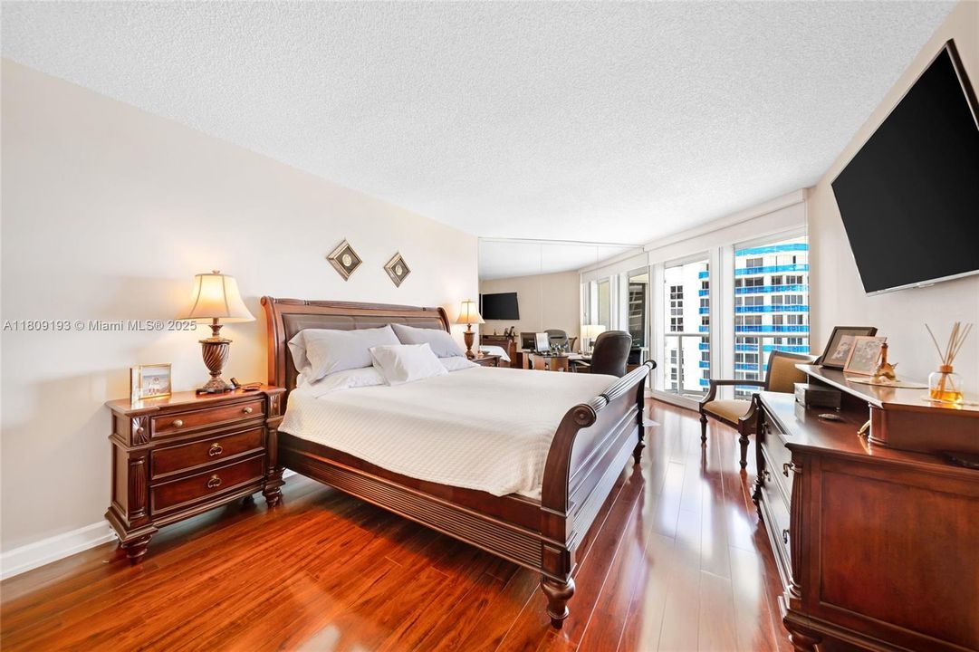 For Sale: $1,850,000 (2 beds, 2 baths, 2020 Square Feet)