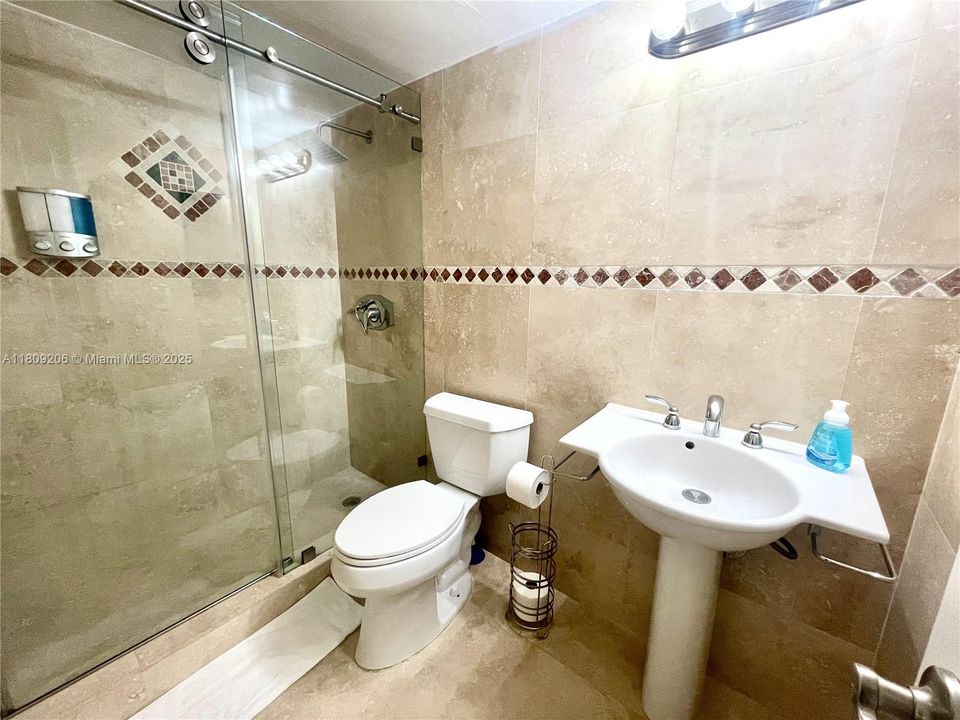 待售: $118,000 (1 贝兹, 1 浴室, 360 平方英尺)