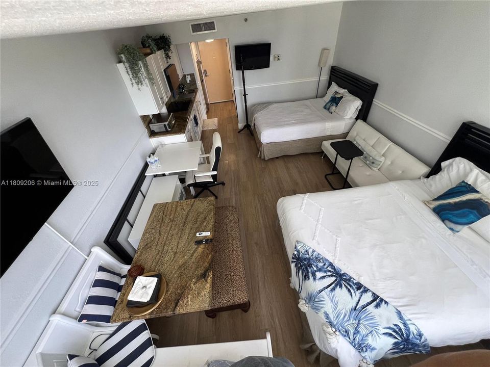 待售: $118,000 (1 贝兹, 1 浴室, 360 平方英尺)