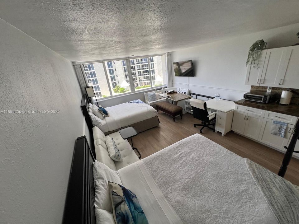 待售: $118,000 (1 贝兹, 1 浴室, 360 平方英尺)