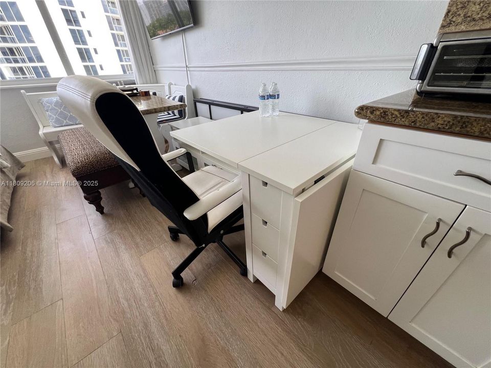 待售: $118,000 (1 贝兹, 1 浴室, 360 平方英尺)