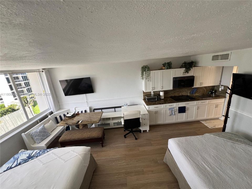 待售: $118,000 (1 贝兹, 1 浴室, 360 平方英尺)