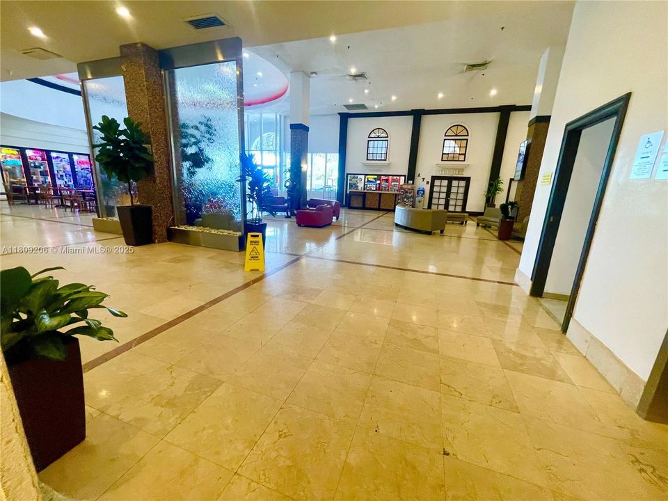 待售: $118,000 (1 贝兹, 1 浴室, 360 平方英尺)