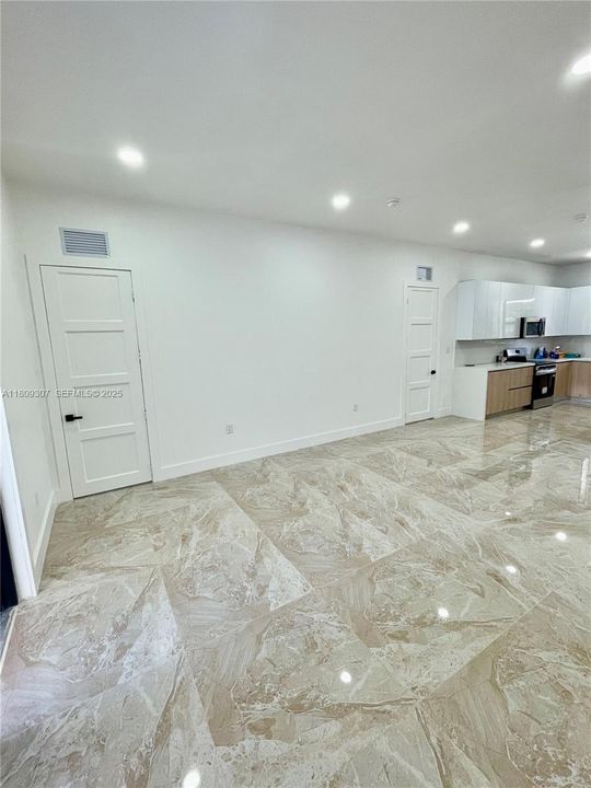 На продажу: $577,000 (4 спален, 2 ванн, 1882 Квадратных фут)