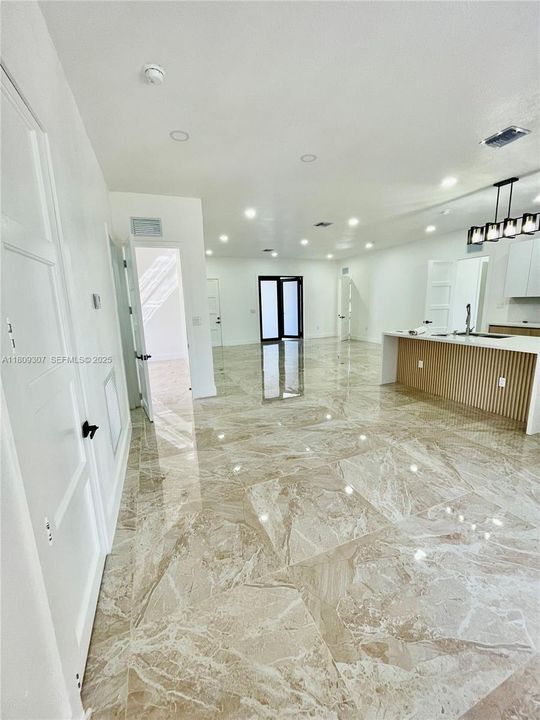 На продажу: $577,000 (4 спален, 2 ванн, 1882 Квадратных фут)