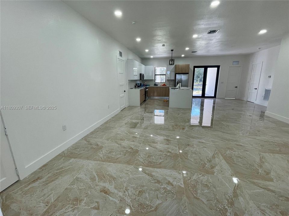 На продажу: $577,000 (4 спален, 2 ванн, 1882 Квадратных фут)