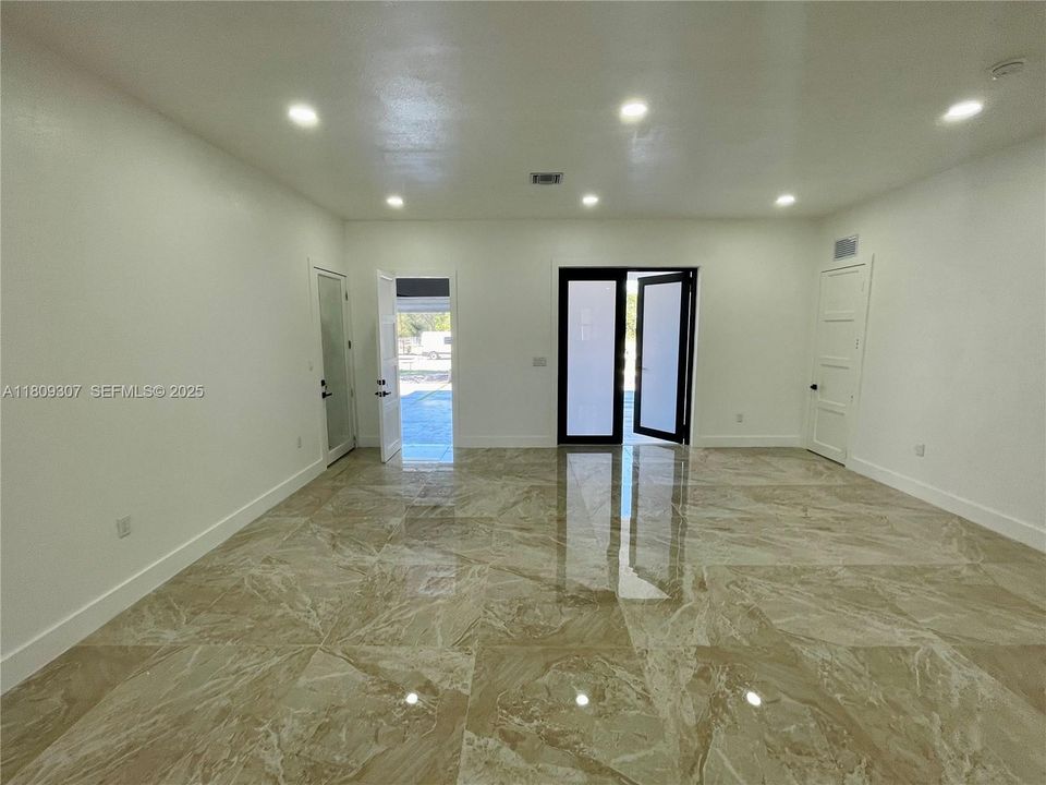 На продажу: $577,000 (4 спален, 2 ванн, 1882 Квадратных фут)