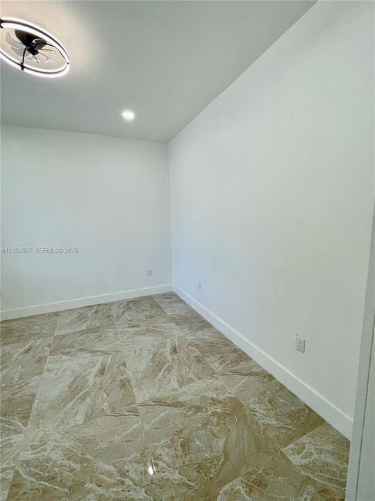 На продажу: $577,000 (4 спален, 2 ванн, 1882 Квадратных фут)