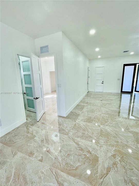 На продажу: $577,000 (4 спален, 2 ванн, 1882 Квадратных фут)