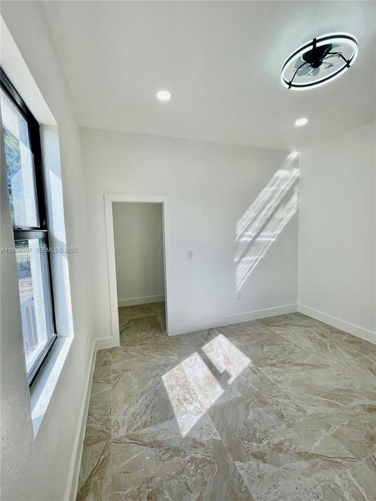 На продажу: $577,000 (4 спален, 2 ванн, 1882 Квадратных фут)