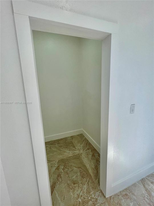 На продажу: $577,000 (4 спален, 2 ванн, 1882 Квадратных фут)