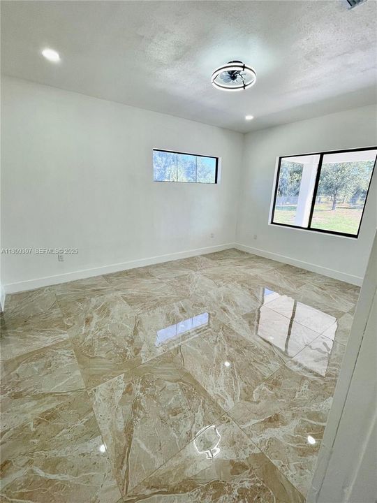 На продажу: $577,000 (4 спален, 2 ванн, 1882 Квадратных фут)