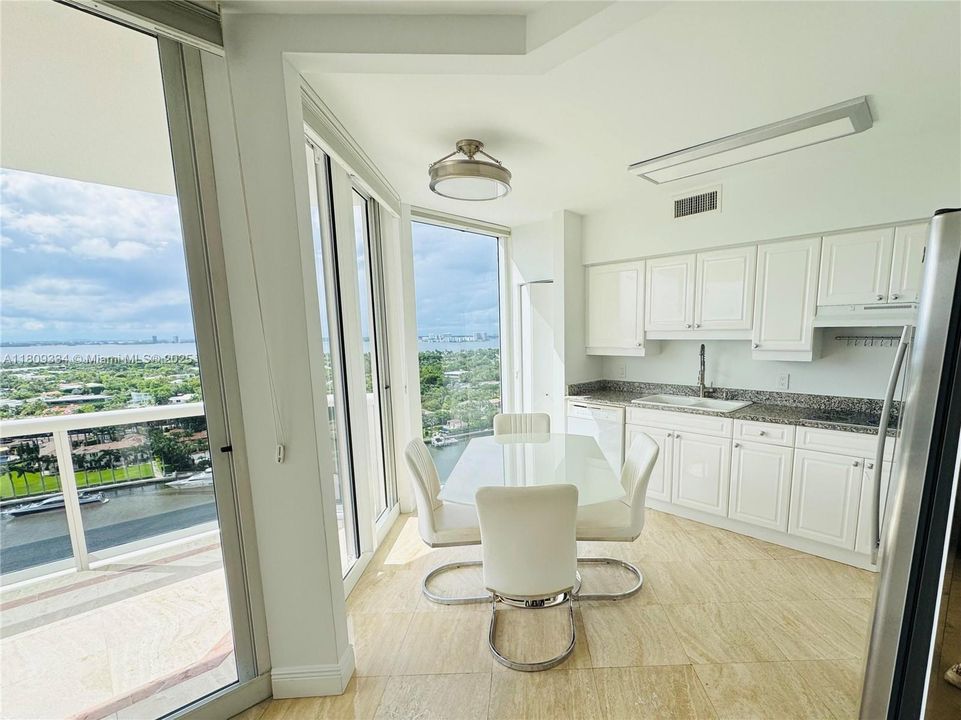 待售: $1,095,000 (1 贝兹, 2 浴室, 1100 平方英尺)