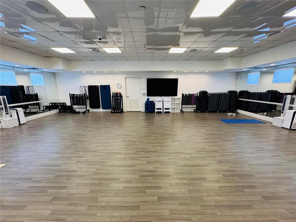 待售: $1,095,000 (1 贝兹, 2 浴室, 1100 平方英尺)