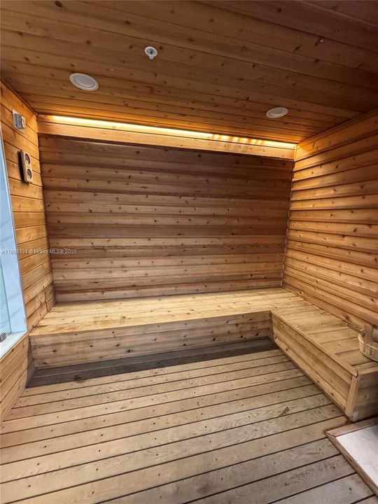 待售: $1,095,000 (1 贝兹, 2 浴室, 1100 平方英尺)