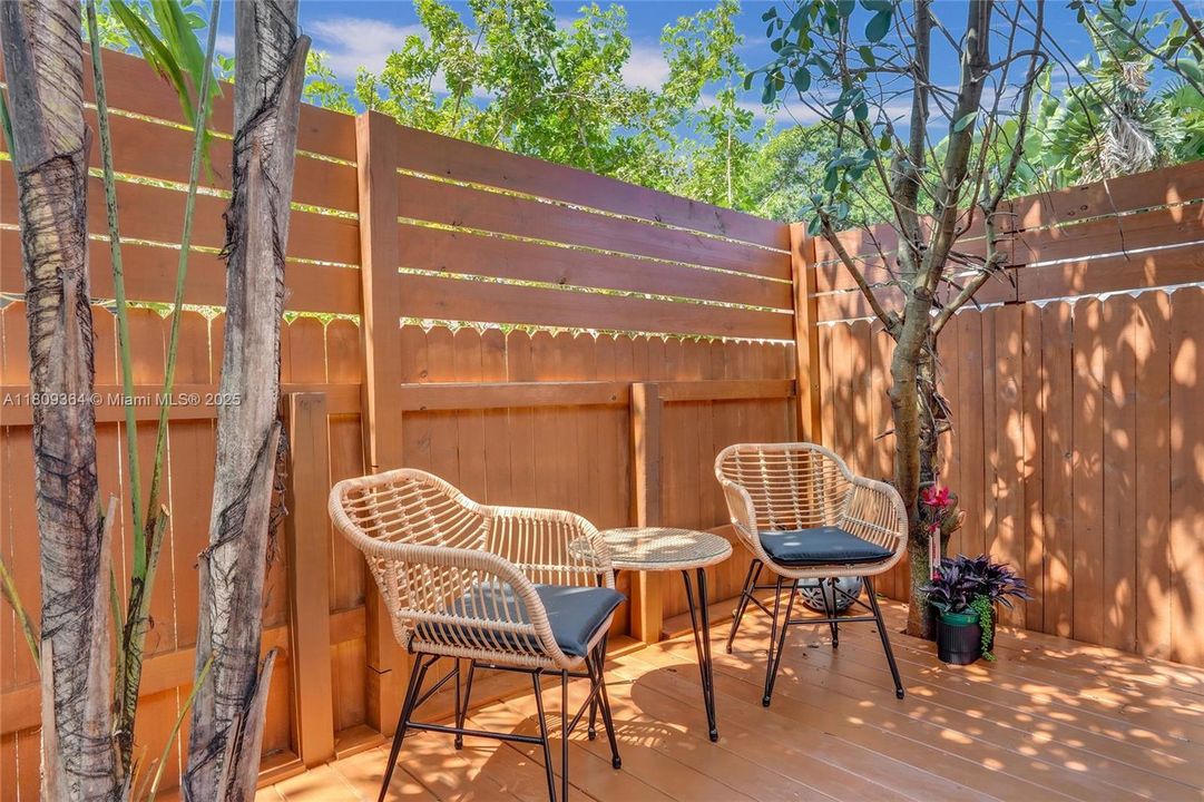 NEW deck, fully enclosed