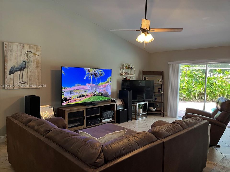 2nd living space next to kitchen and pool view