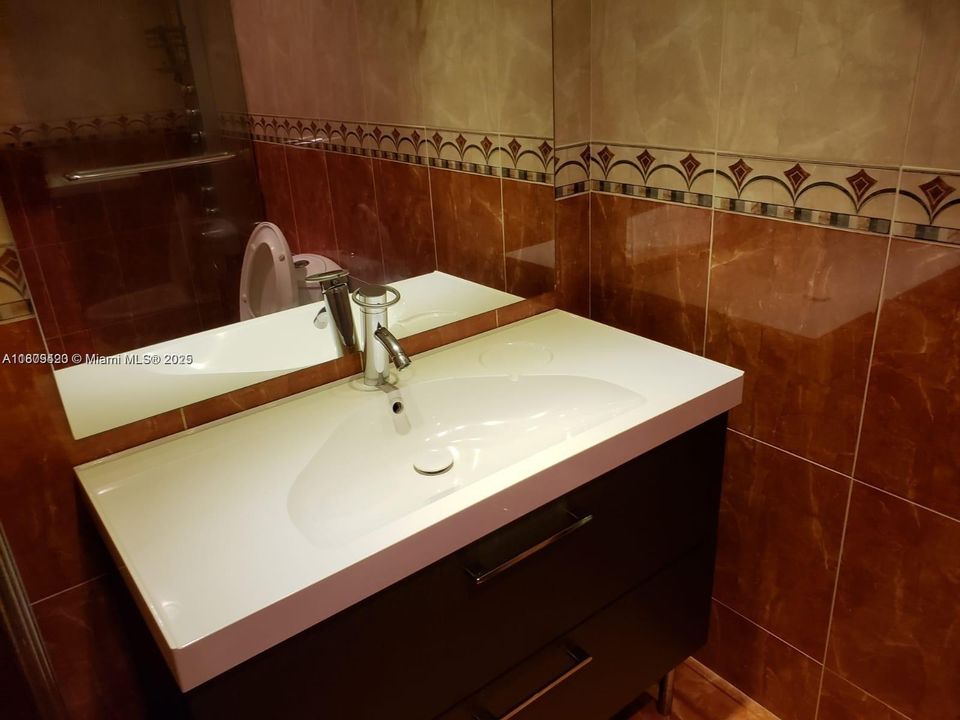 En Venta: $950,000 (3 camas, 2 baños, 2265 Pies cuadrados)