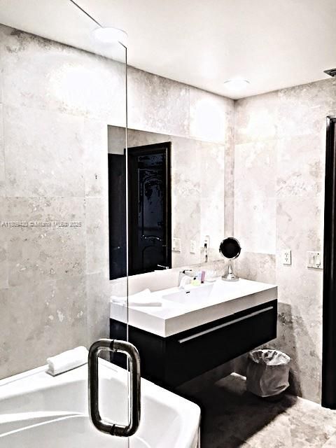 En Venta: $950,000 (3 camas, 2 baños, 2265 Pies cuadrados)