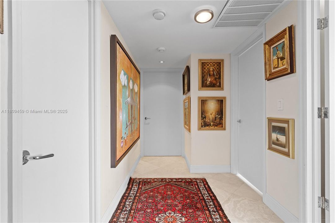 待售: $2,400,000 (3 贝兹, 2 浴室, 2424 平方英尺)