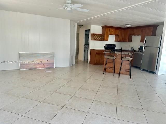 Недавно арендовано: $2,300 (2 спален, 2 ванн, 1056 Квадратных фут)