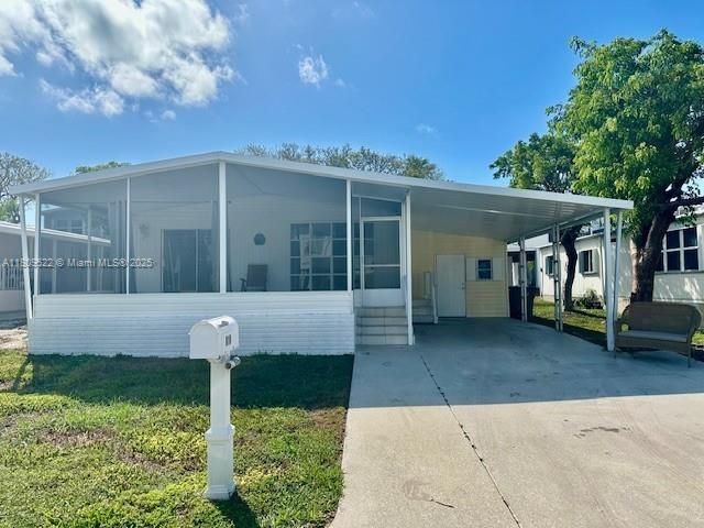 Недавно арендовано: $2,300 (2 спален, 2 ванн, 1056 Квадратных фут)