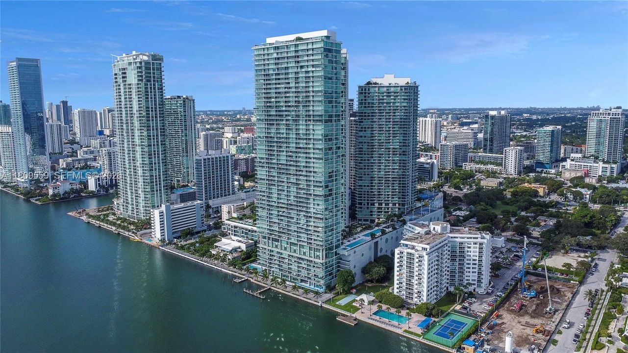 En Venta: $1,550,000 (3 camas, 3 baños, 1526 Pies cuadrados)