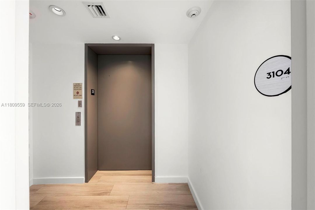 En Venta: $1,550,000 (3 camas, 3 baños, 1526 Pies cuadrados)